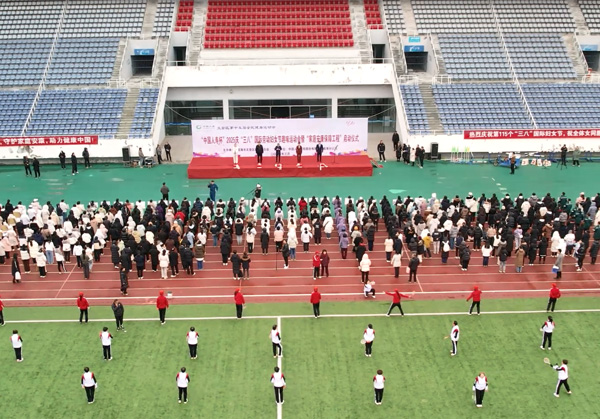 �������ʹ���-׷�󿵽�,����һ������